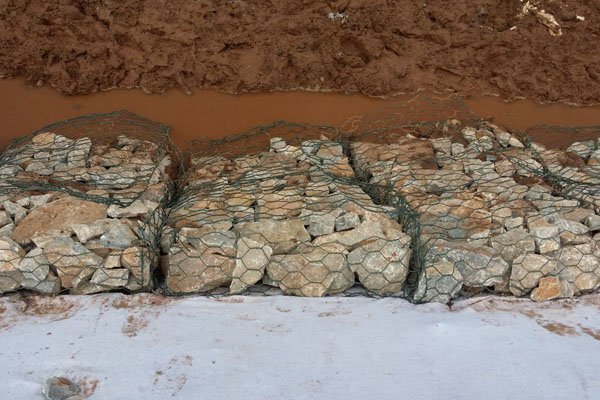 單隔板雷諾護墊 單隔板雷諾護墊